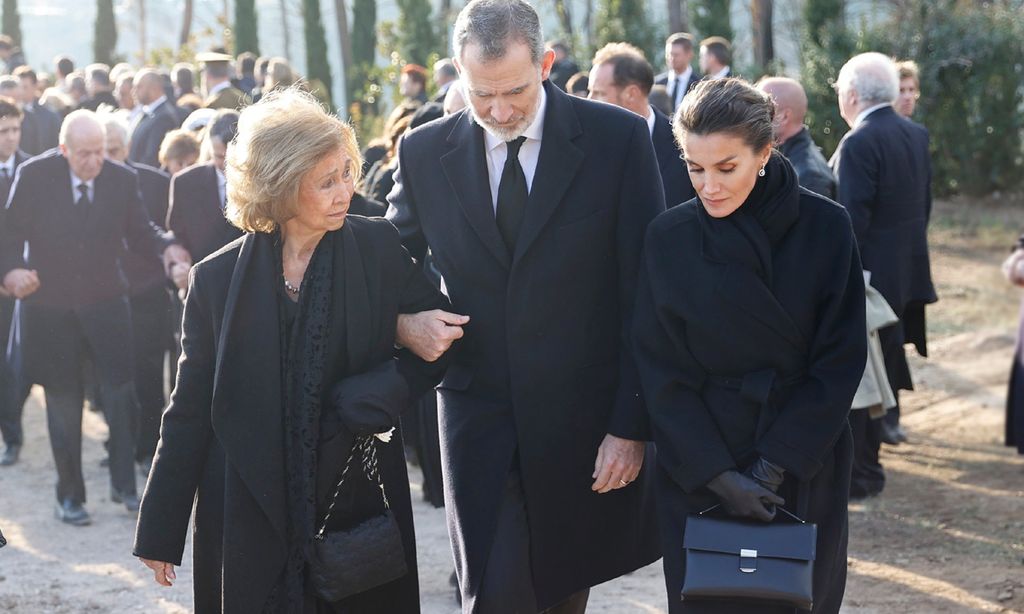 Doña Sofía con los reyes Felipe y Letizia