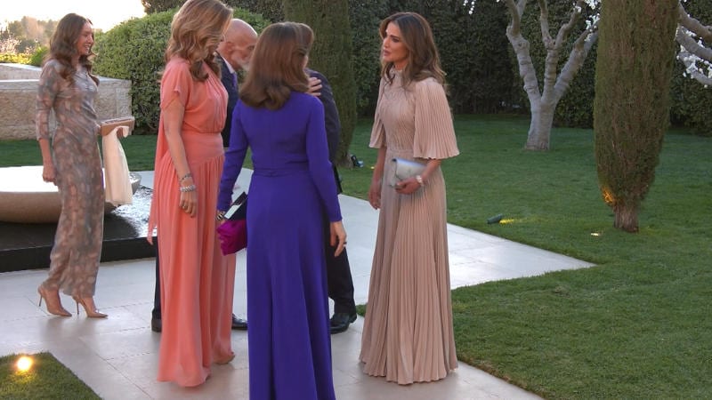 Rania de Jordania y Miriam Ungría con Ghazi de Jordania