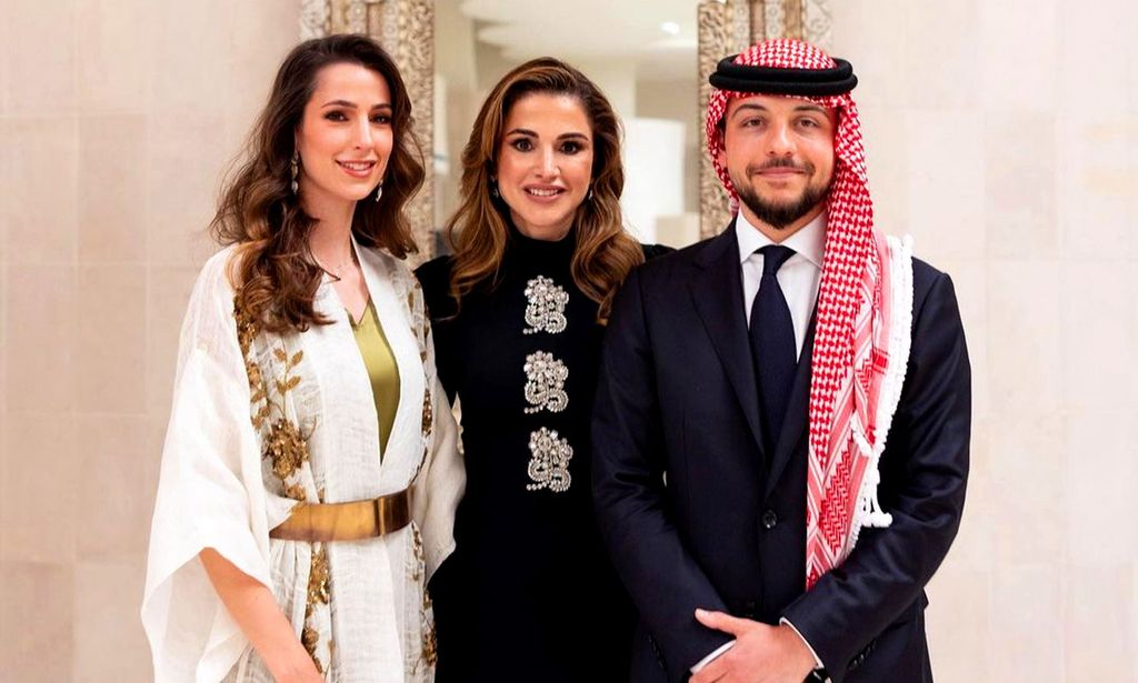 Rania de Jordania, con su hijo y su futura nuera