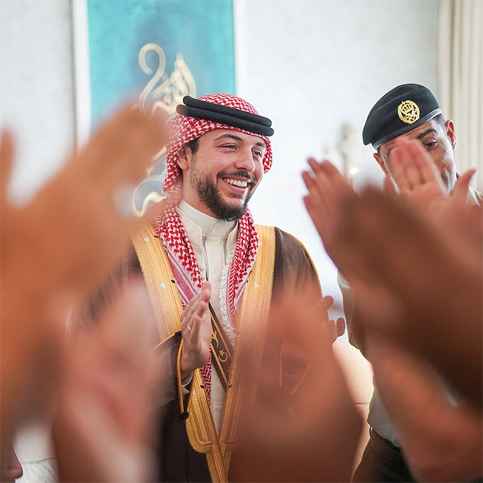 Hussein de Jordania despide la soltería en una fiesta tradicional organizada por su primo