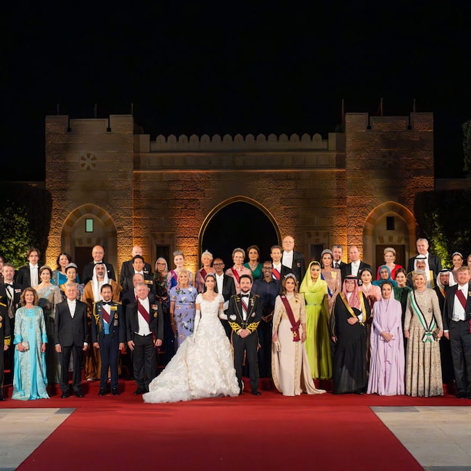 Los detalles de las nuevas fotos oficiales de la boda de Hussein y Rajwa de Jordania, con un nostálgico homenaje incluído