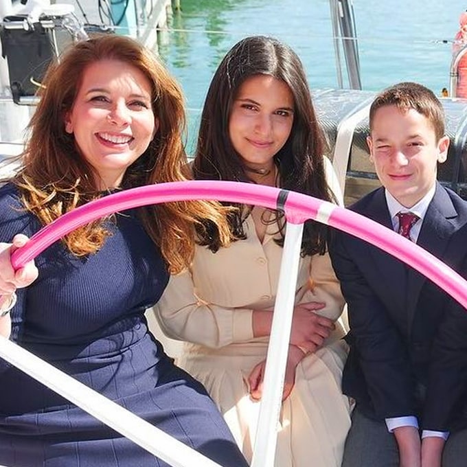 Haya de Jordania reaparece con su hijos, los príncipes Jalila y Zayed, en compañía de Sarah Ferguson