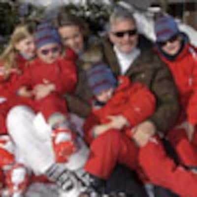 Las divertidas vacaciones en la nieve de los príncipes Felipe y Matilde de Bélgica con sus hijos