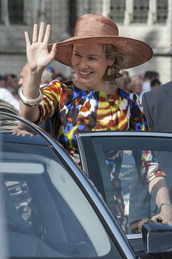 Felipe y Matilde de Bélgica comienzan su andadura como Reyes con un entusiasta recibimiento de los belgas