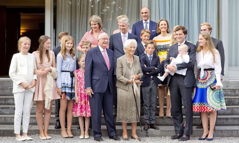 La Familia Real de los belgas se reúne al completo por el 80º cumpleaños de la reina Paola