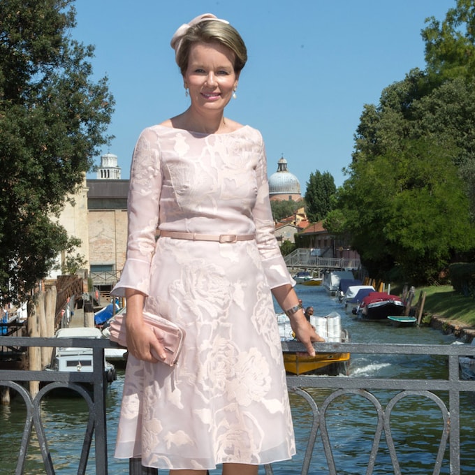 La reina Matilde de Bélgica, una estrella más en Venecia