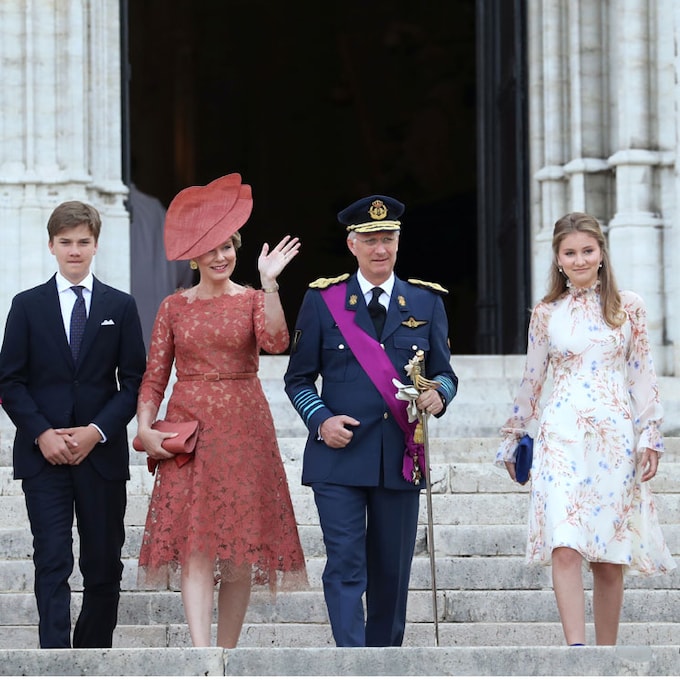 Elisabeth de Bélgica acapara todas las miradas en el sexto aniversario del reinado de sus padres