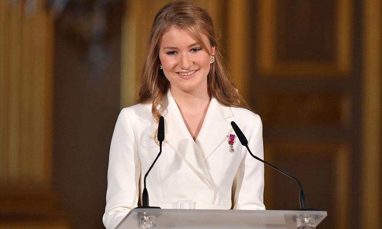 Con toque español y junto a unos emocionados Reyes: así ha celebrado Elisabeth de Bélgica su 18º cumpleaños