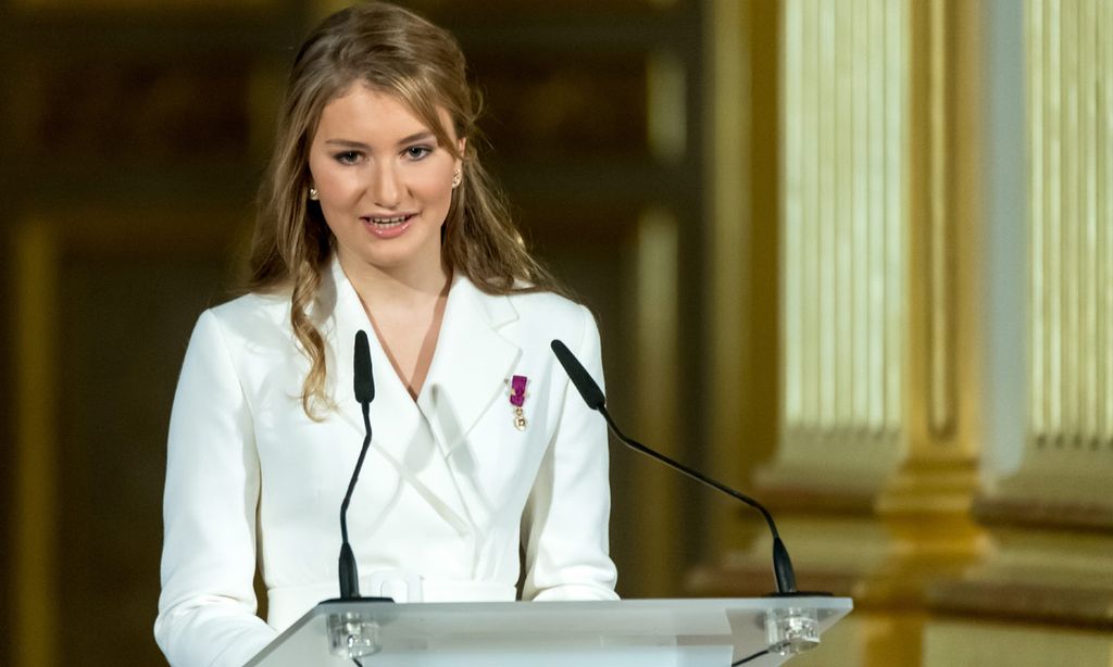 La atípica graduación (con diploma incluido) de Elisabeth de Bélgica en Gales