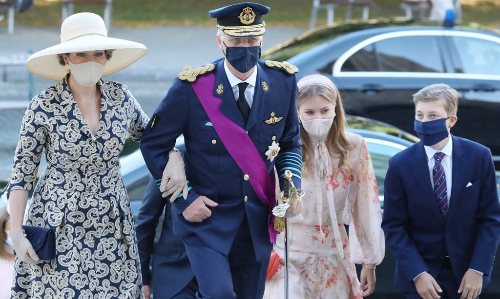 Los Reyes de Bélgica se apoyan en sus cuatro hijos en un Día Nacional excepcional