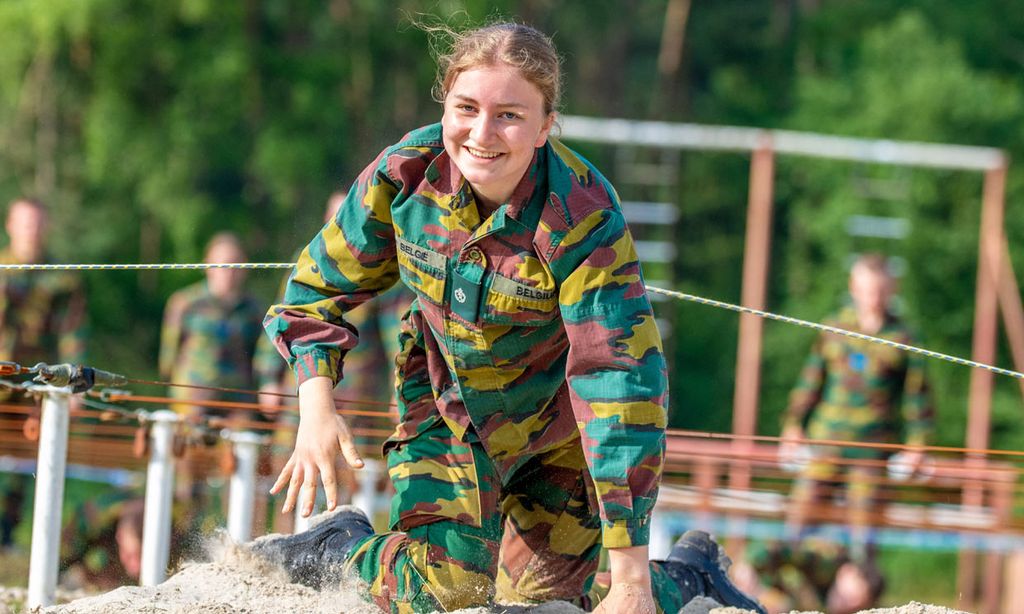 El duro entrenamiento de Elisabeth de Bélgica en la fase final de su formación militar