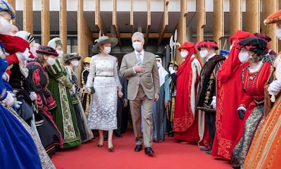 Entre sostenibilidad y folclore: los Reyes de Bélgica visitan la Expo de Dubai en su gira por Oriente Medio