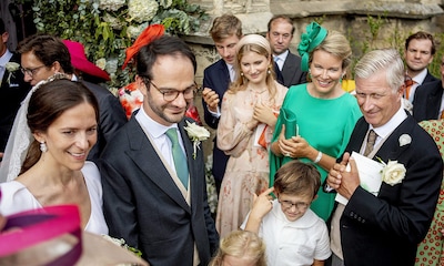 Matilde de Bélgica, feliz en la boda de su hermano, junto al Rey y tres de sus hijos