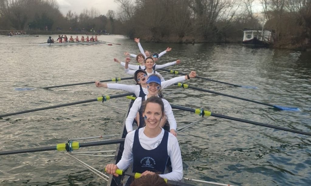 Elisabeth de Bélgica en un campeonato de remo