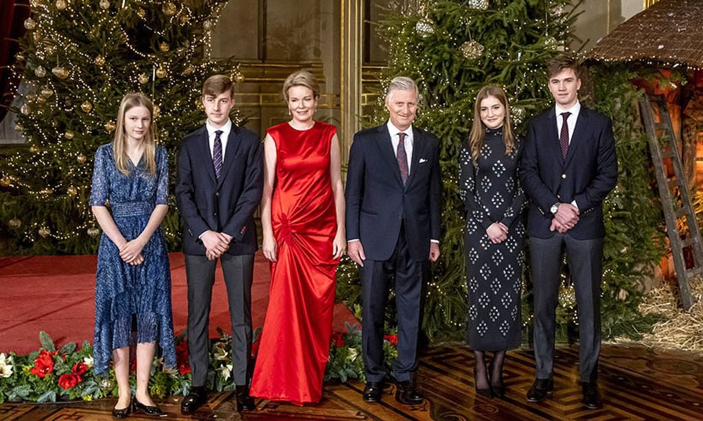 La Familia Real belga festeja la Navidad con un árbol de 20 metros de altura y un concierto muy familiar