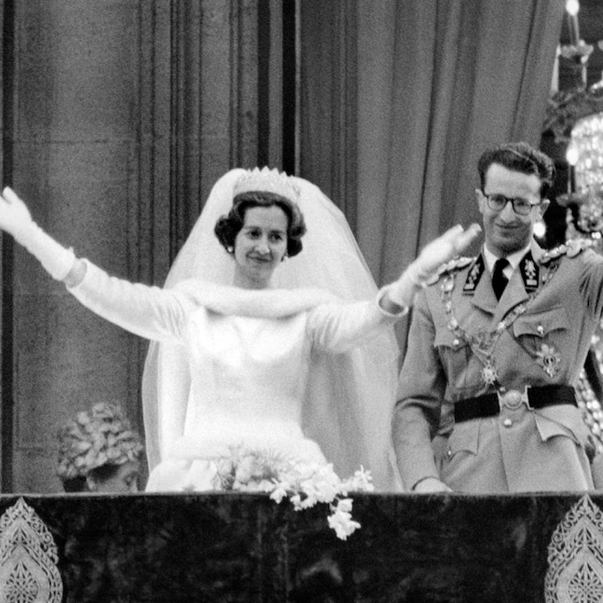 El vestido 'royal' que la serie sobre Balenciaga ha vuelto a la actualidad más de medio siglo después