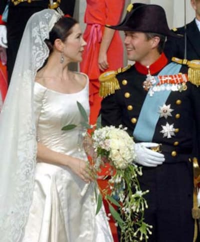 Los príncipes de Dinamarca inician su luna de miel, con destino desconocido