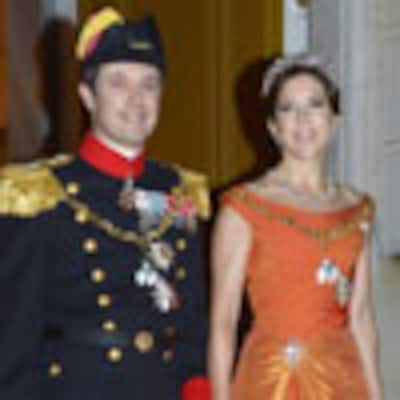 Joyas con significado y vestidos repetidos... la Familia Real danesa arranca su agenda