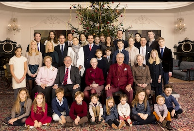 Quién es quién en la foto de Navidad de la gran Familia Real de Dinamarca