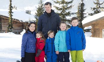 Las vacaciones en la nieve de Federico y Mary de Dinamarca y su familia