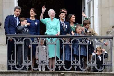 Primer gran homenaje popular: la reina Margarita sale con toda su familia al balcón de Amalienborg