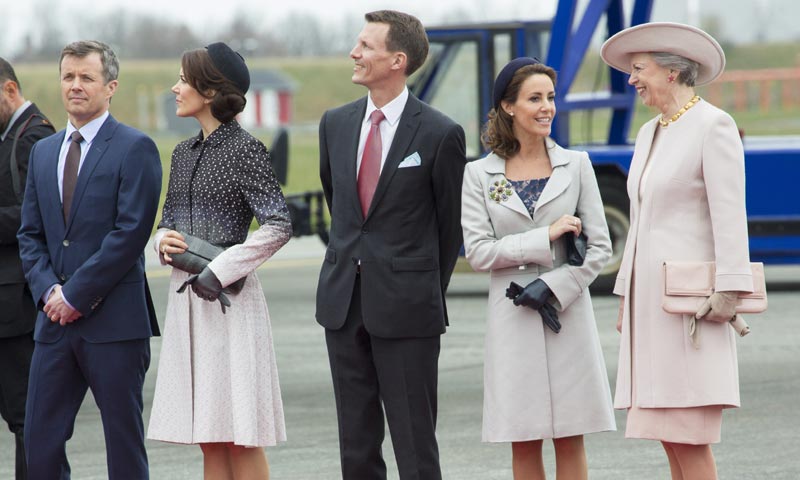 Mary de Dinamarca sorprende con un 'look' inspirado en la Duquesa de Cambridge