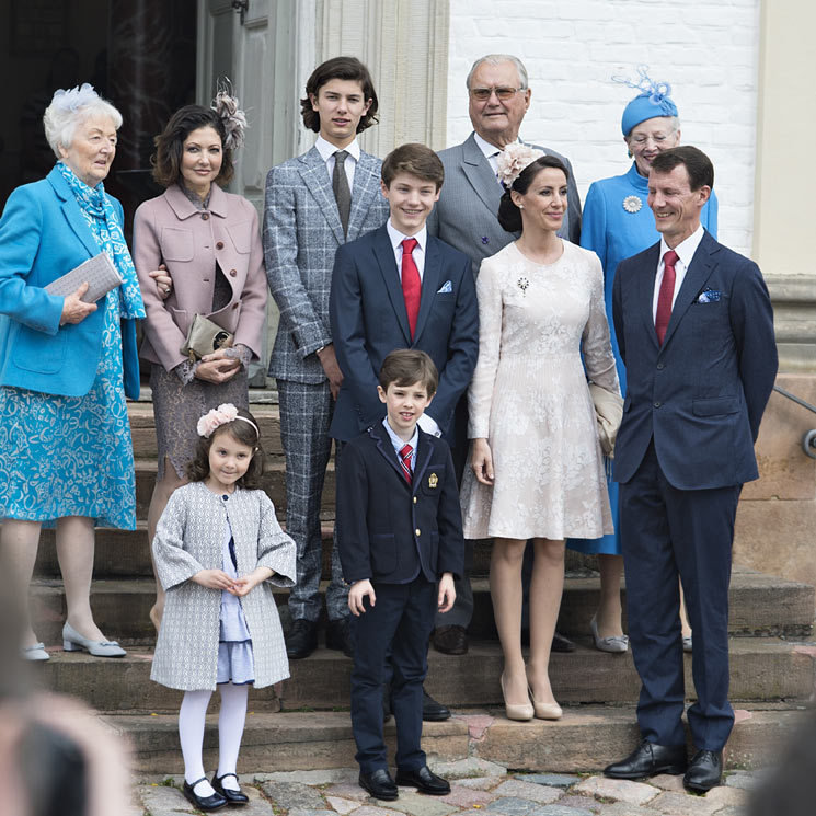 La Familia Real danesa se reúne en la confirmación del príncipe Félix