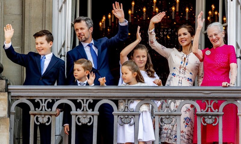 Federico de Dinamarca, su mujer, sus hijos y la Reina Margarita 