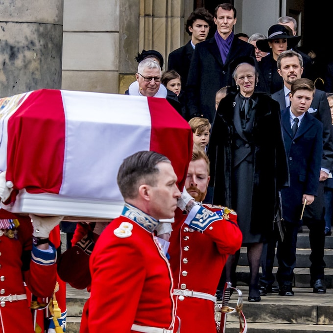 Cuatro meses después de la muerte del príncipe Henrik, la Familia Real danesa vuelve a vestirse de luto