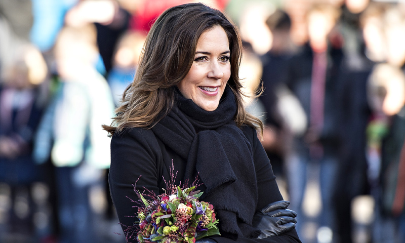 Mary de Dinamarca abre las puertas de Palacio para enseñarnos su espectacular árbol de Navidad