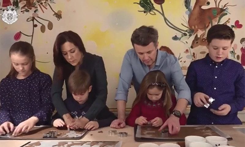¡Galletas en palacio! La dulce Navidad de Federico y Mary de Dinamarca con sus hijos