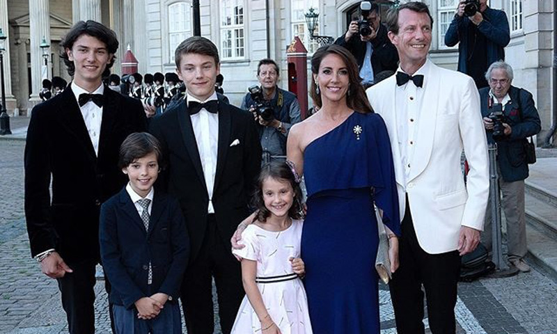 Derroche de elegancia y 'glamour' en la gran cena de gala por el 50 cumpleaños de Joaquín de Dinamarca