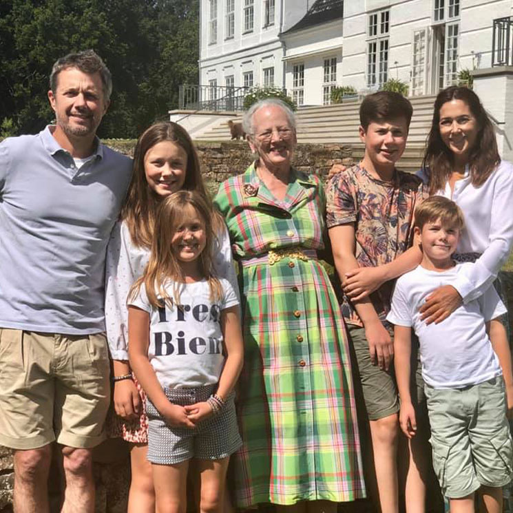 Empiezan las vacaciones para la Familia Real danesa: el tierno reencuentro de la Reina con sus nietos