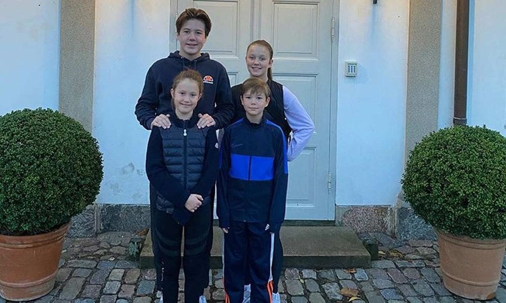 Con chándal y zapatillas: así celebran los hijos de Federico y Mary de Dinamarca las vacaciones