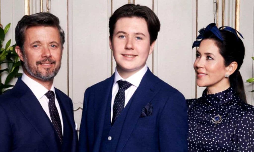 La serenidad de Christian de Dinamarca y el orgullo de sus padres en las fotos oficiales de su confirmación