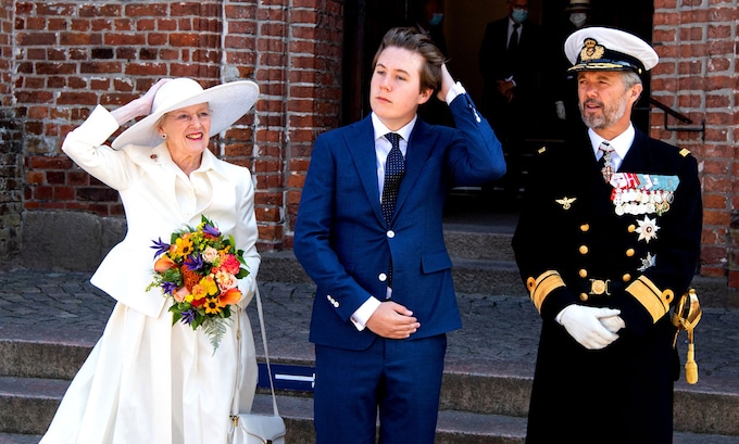 Christian de Dinamarca, con su padre y su abuela