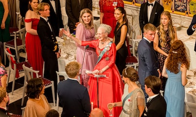 Margarita de Dinamarca se convierte en la Reina de la Navidad: ¡No te pierdas su destreza envolviendo regalos!