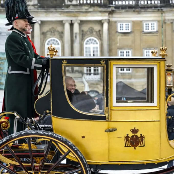 Margarita de Dinamarca da sus últimos pasos como reina con un espectacular paseo en carroza