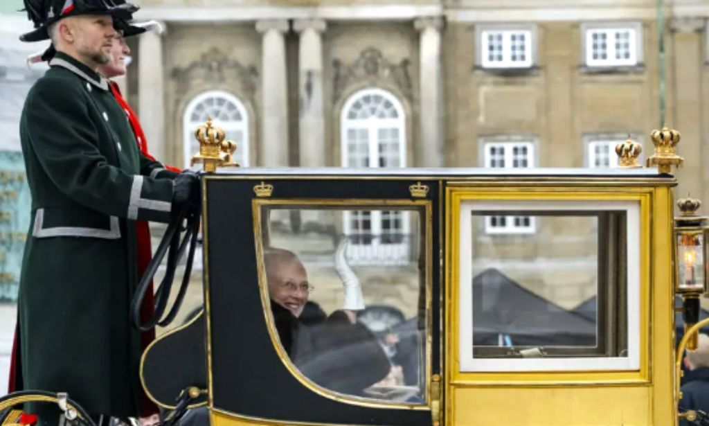 Margarita de Dinamarca da sus últimos pasos como reina con un espectacular paseo en carroza