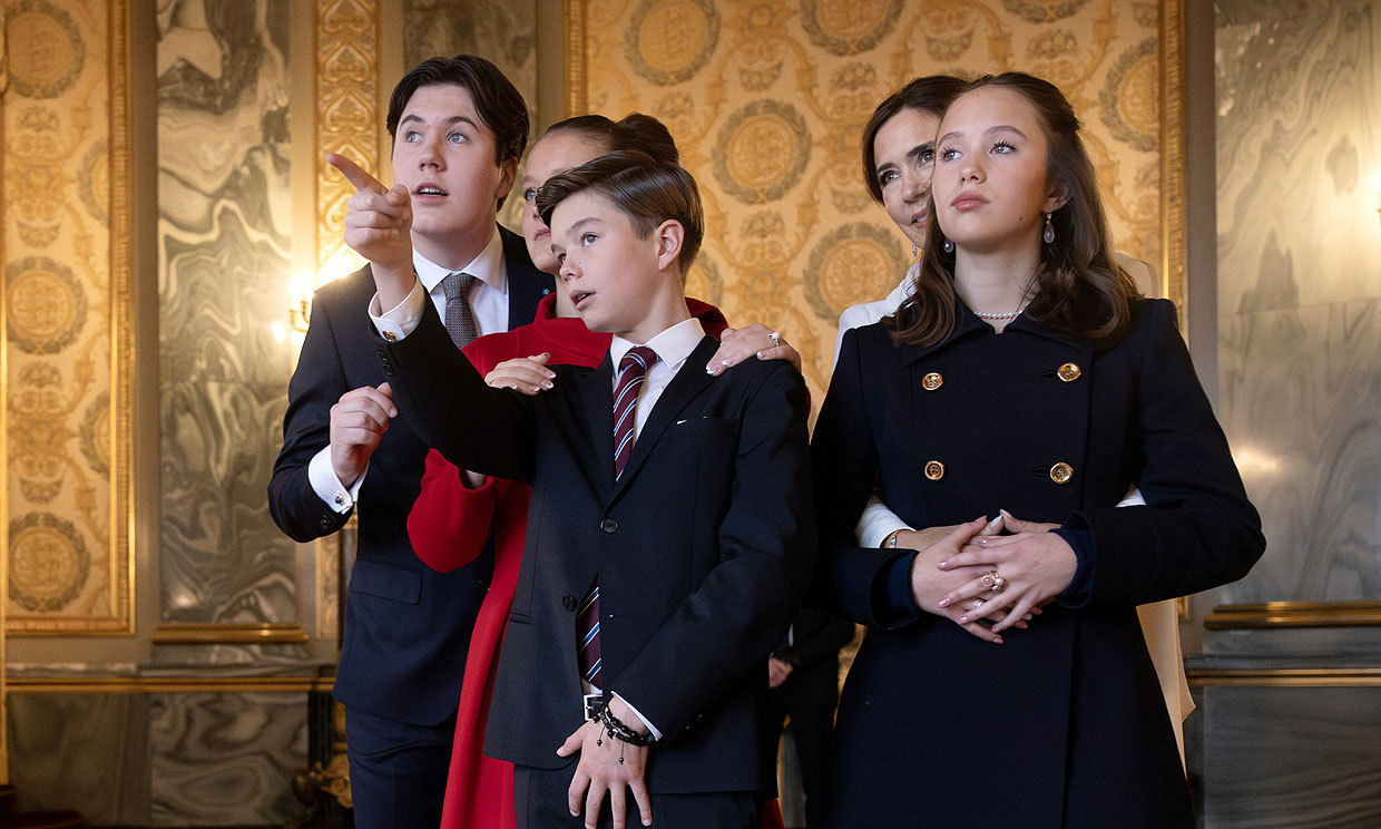 Salen a la luz las fotos más íntimas de los reyes Federico y Mary con sus hijos el día de la proclamación