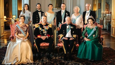 Con la tiara más valiosa y sus nuevas distinciones: los reyes Federico y Mary en su primera cena de gala en Estocolmo