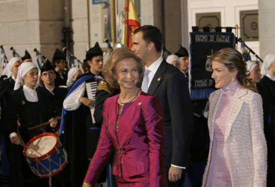 Los Príncipes de Asturias entregan con éxito sus premios en Oviedo