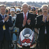 Don Juan Carlos en su visita al Gran Premio de Aragón: 'En deporte los españoles estamos que rompemos'