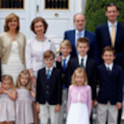 La Familia Real al completo acude a la Primera Comunión de Miguel, tercer hijo de los Duques de Palma