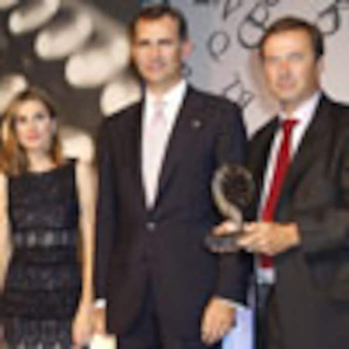 Los príncipes de Asturias entregan el premio Planeta 2011 a Javier Moro