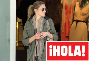 En ¡HOLA!: Doña Letizia, a la moda