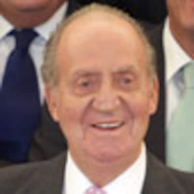 El rey don Juan Carlos ya está en planta y su evolución es 'muy positiva'