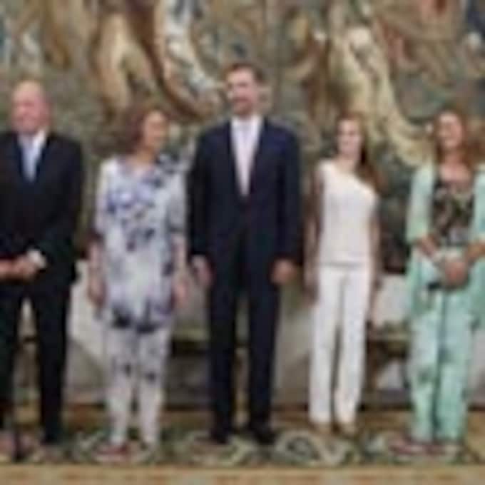 Los Reyes, los Príncipes de Asturias y la infanta Elena, en la tradicional cena con las autoridades baleares