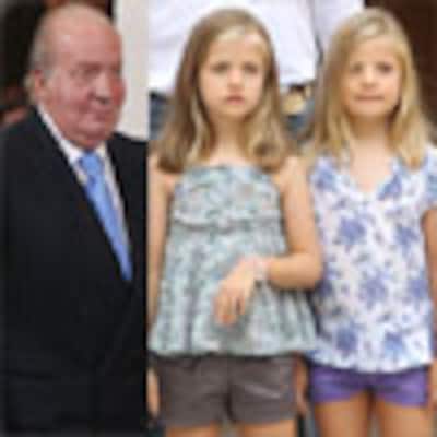 El Rey regresa a Madrid con sus nietas las infantas Leonor y Sofía