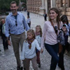 Tras visitar Granada, los Príncipes y sus hijas sorprenden a los vecinos de Almería